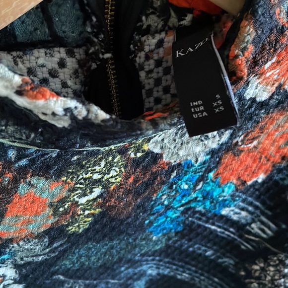 Kazo high neck, high low top - Picture 4 of 6